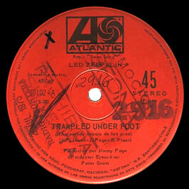 Single <br>Chile (70102) <br>Trampled Under Foot / Black Country Woman (Promo)